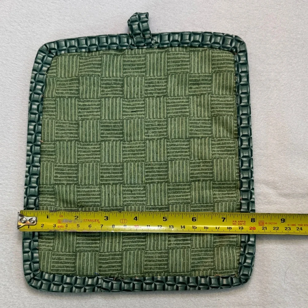Nurse‎ Embroidered Pot Holder with crocs nurse pens